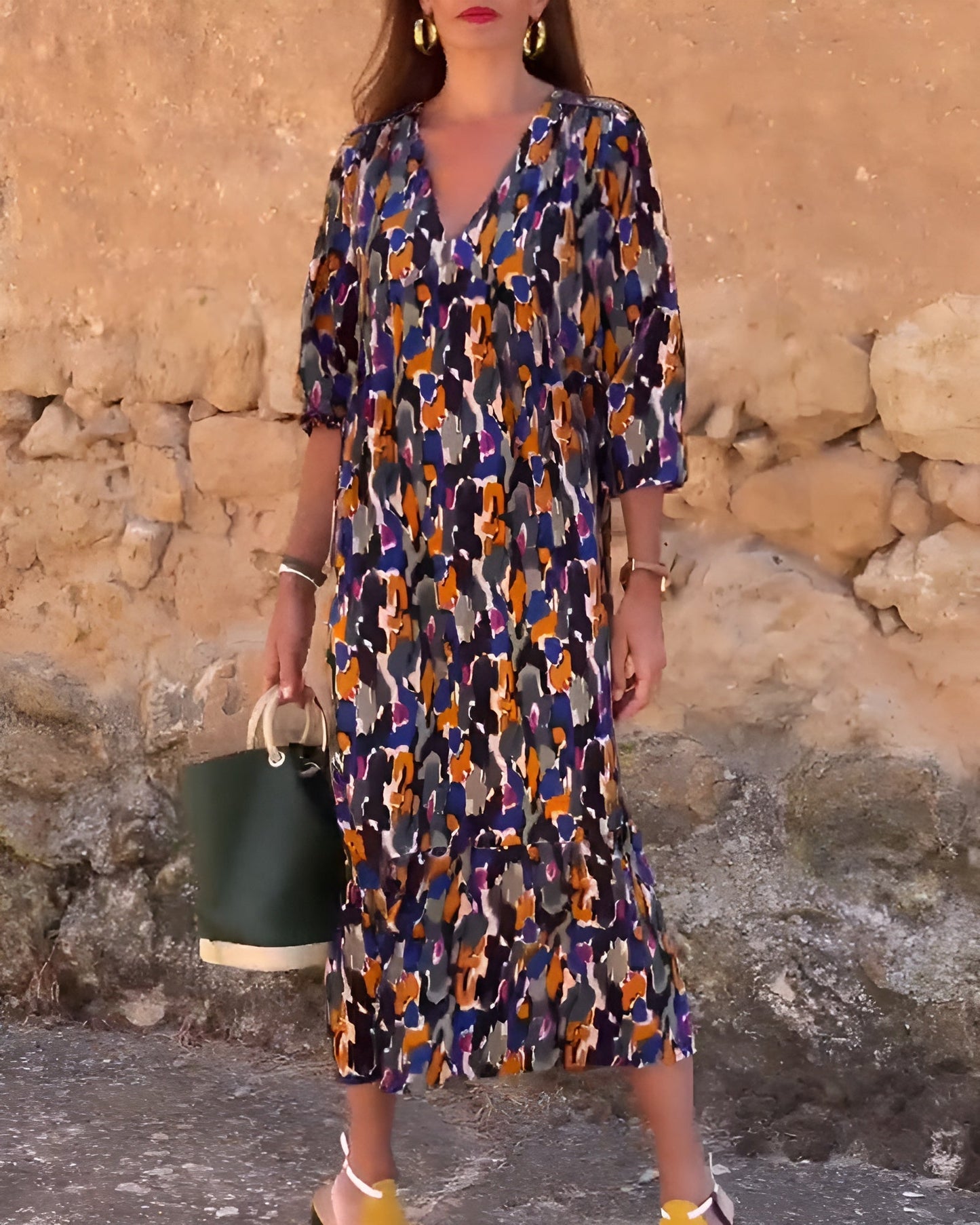 Nathalie | V-hals jurk met retro print