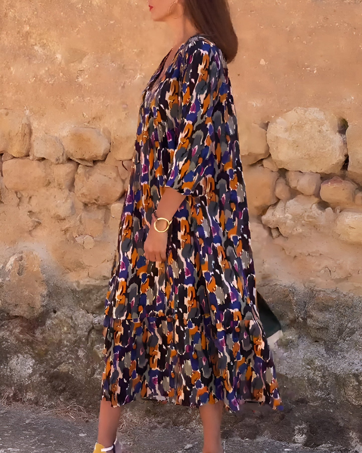 Nathalie | V-hals jurk met retro print