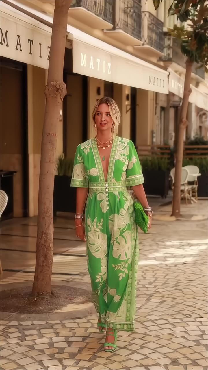 Solea | Tropische V-hals jumpsuit met bloemenprint