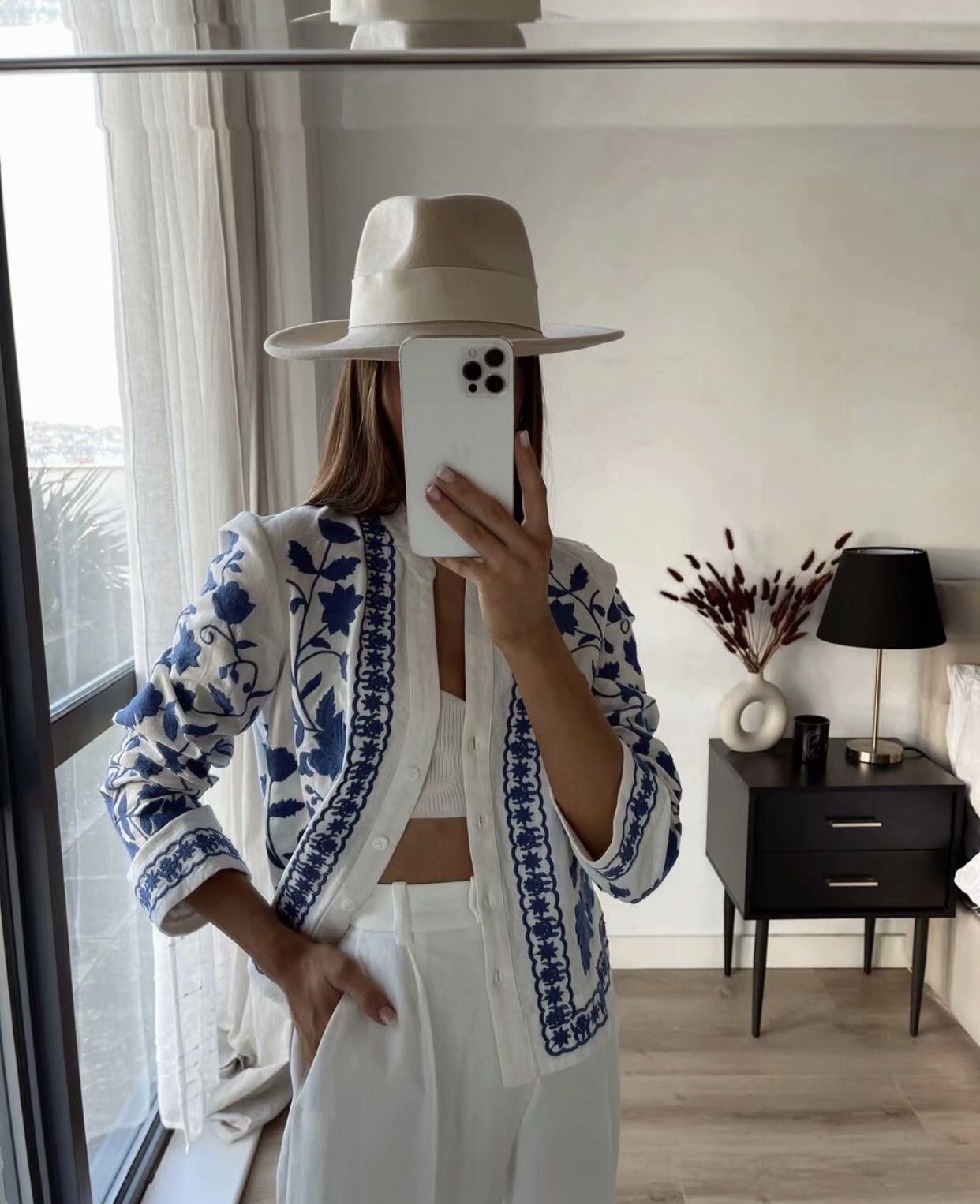 Elena | Blouse met geborduurde bloemen en boho flair