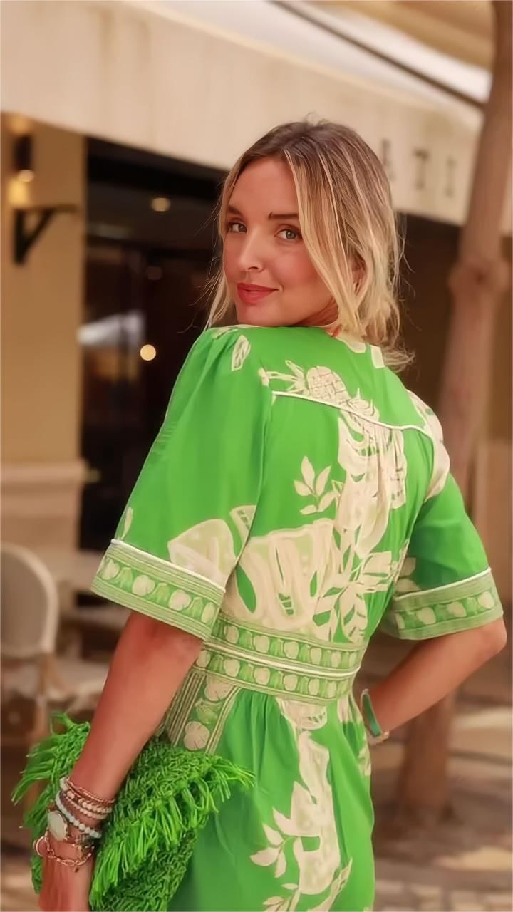 Solea | Tropische V-hals jumpsuit met bloemenprint