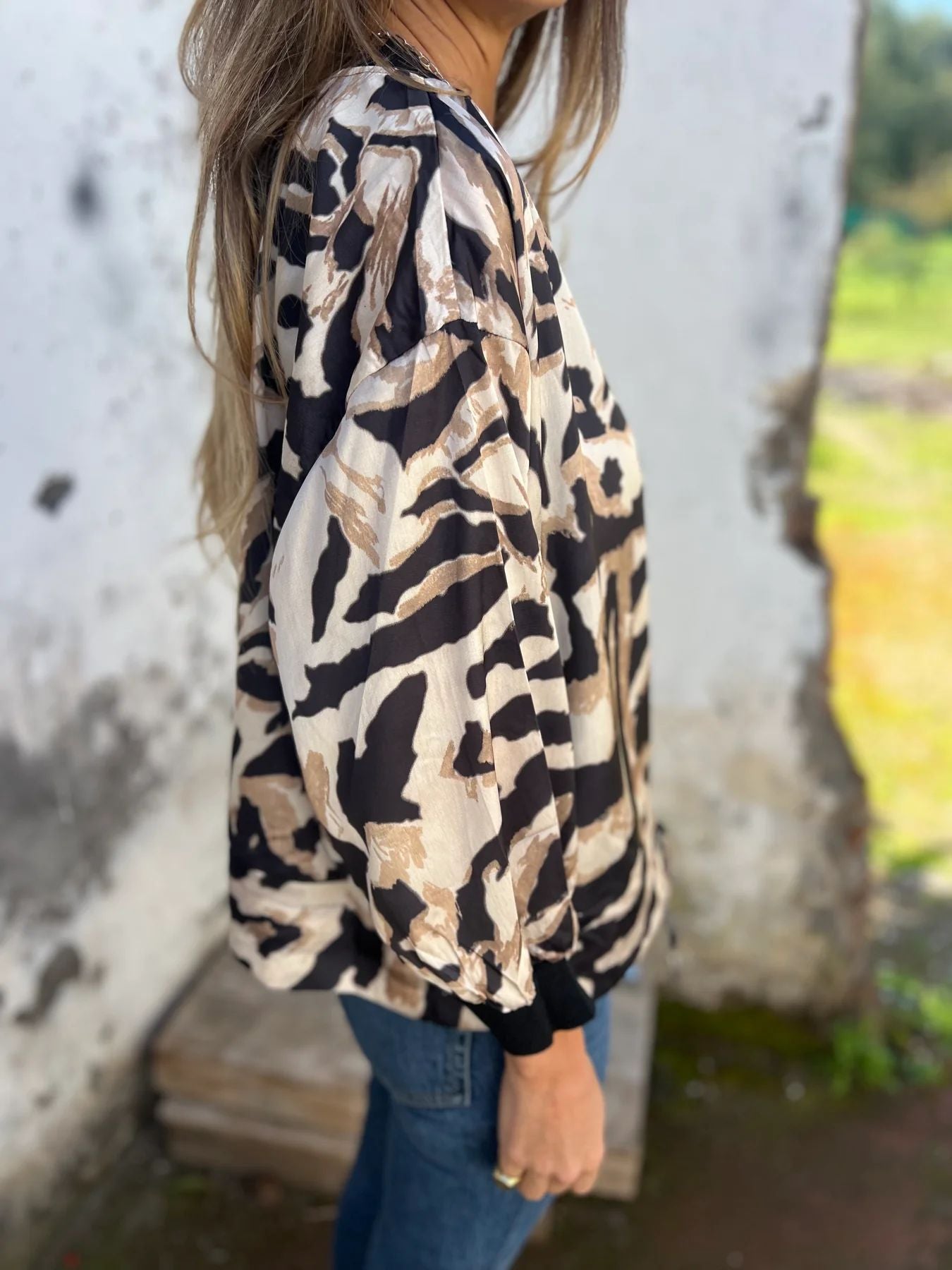 Reva | Trendy bomberjack met zebraprint
