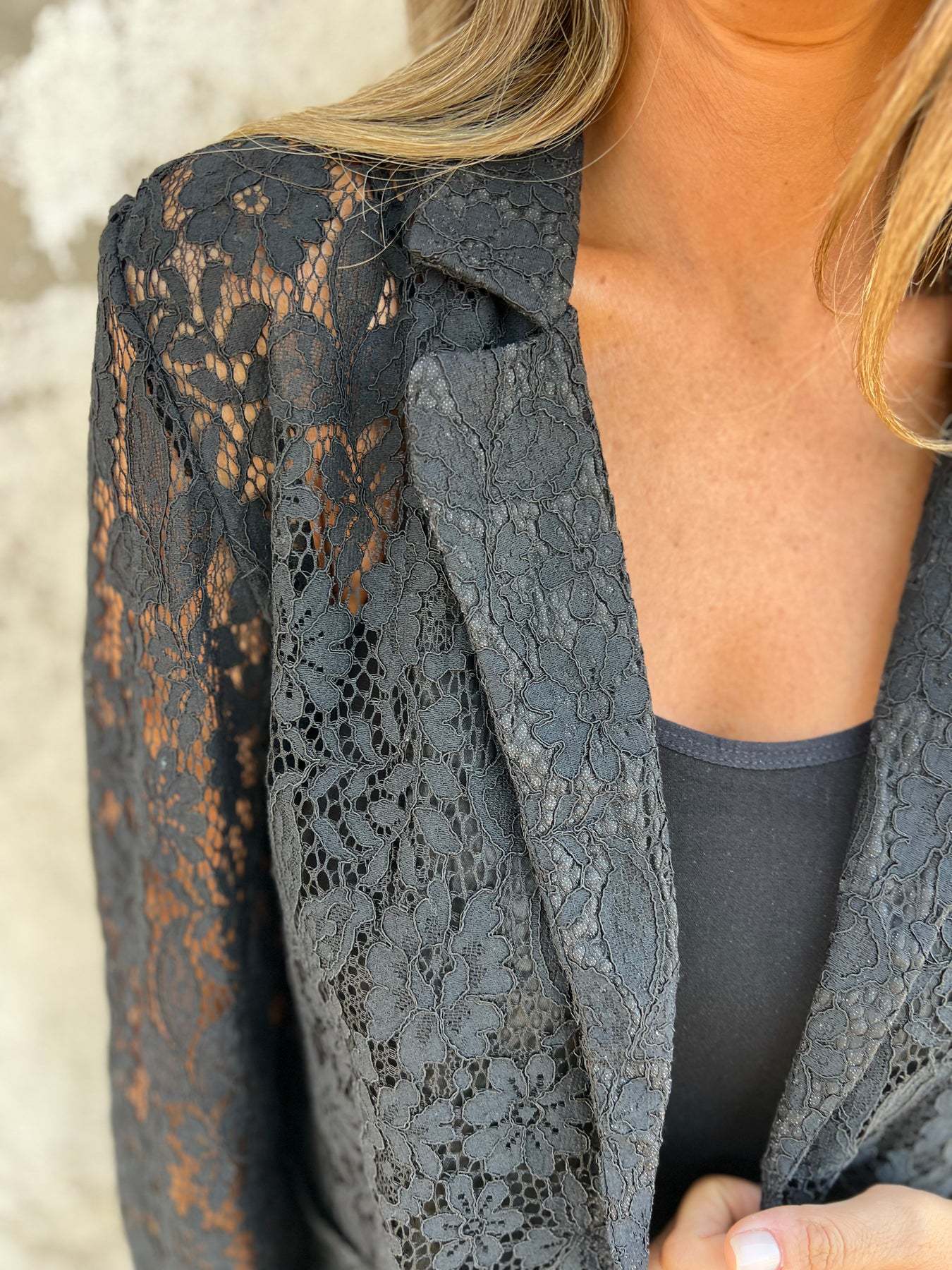Lena | Transparante kanten blazer met elegante structuur