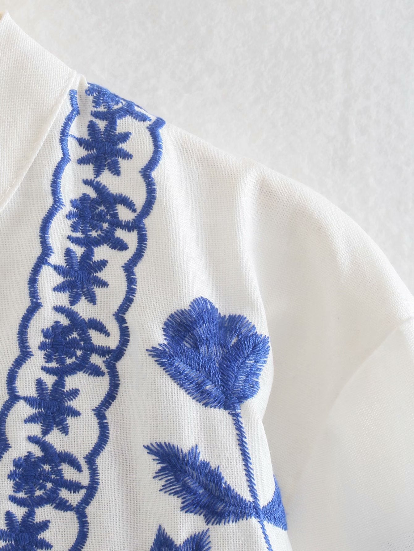 Elena | Blouse met geborduurde bloemen en boho flair