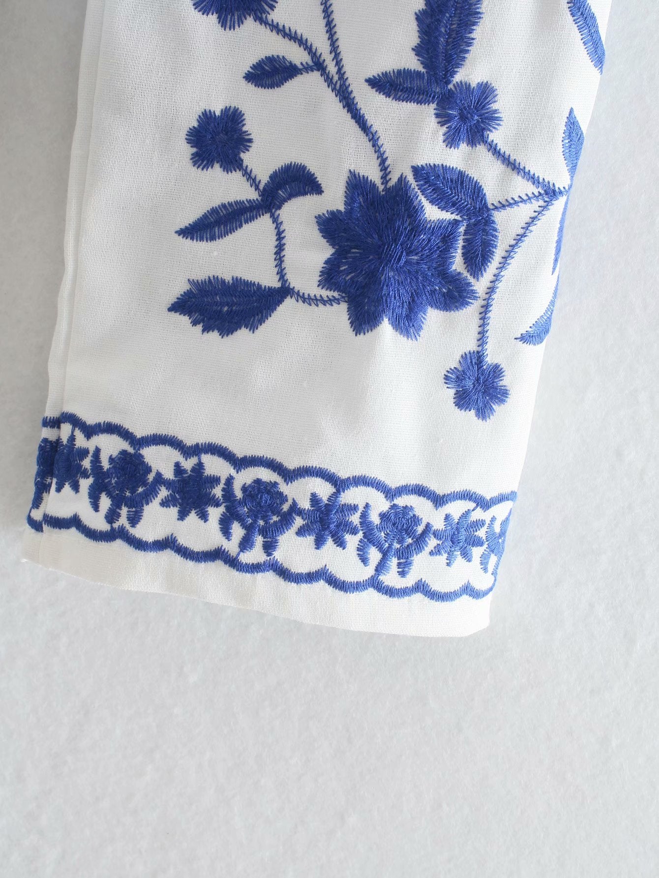 Elena | Blouse met geborduurde bloemen en boho flair