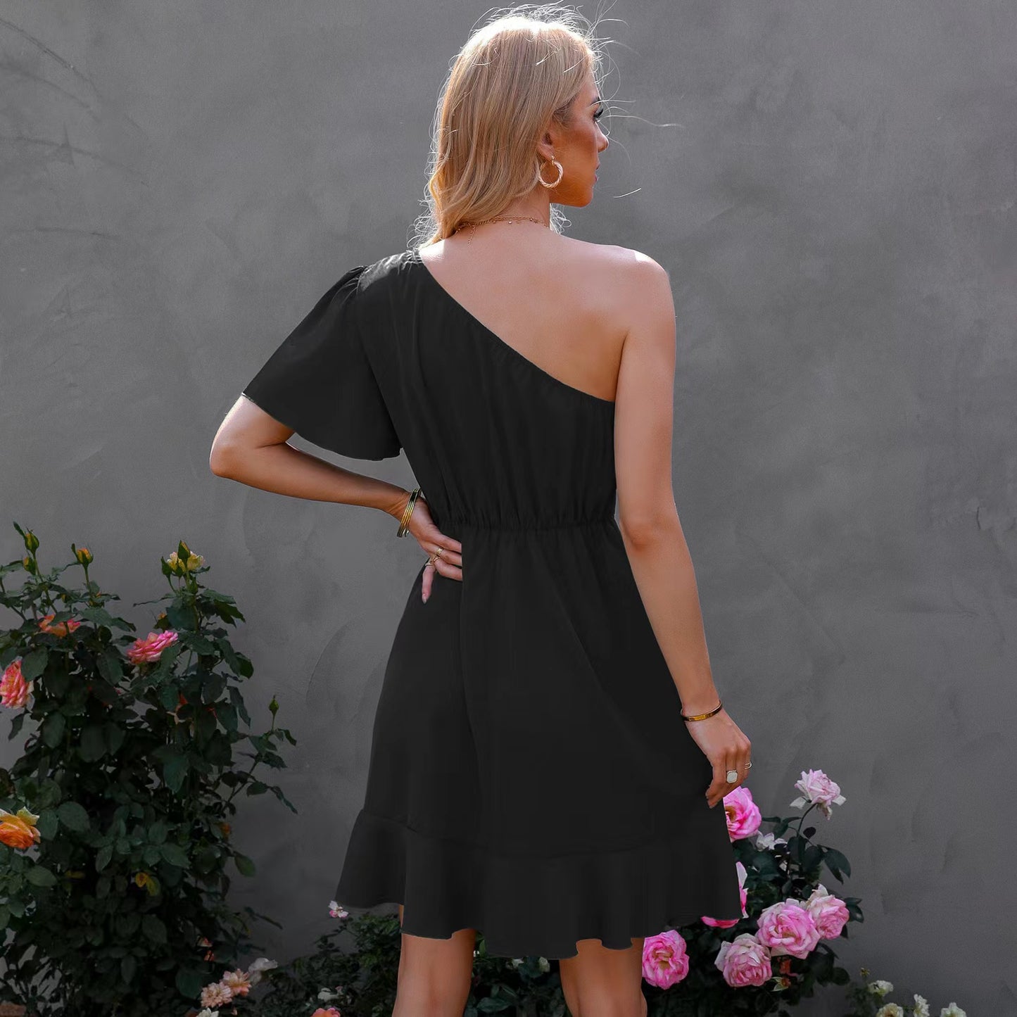Livia | One-shoulder jurk met ruches