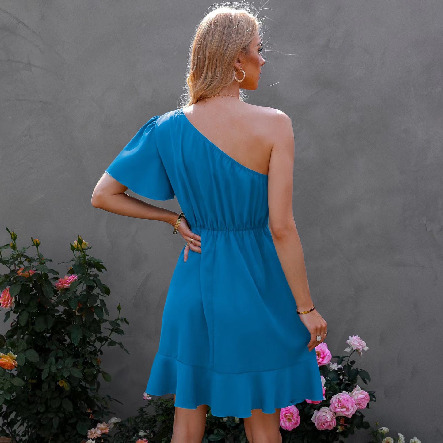 Livia | One-shoulder jurk met ruches