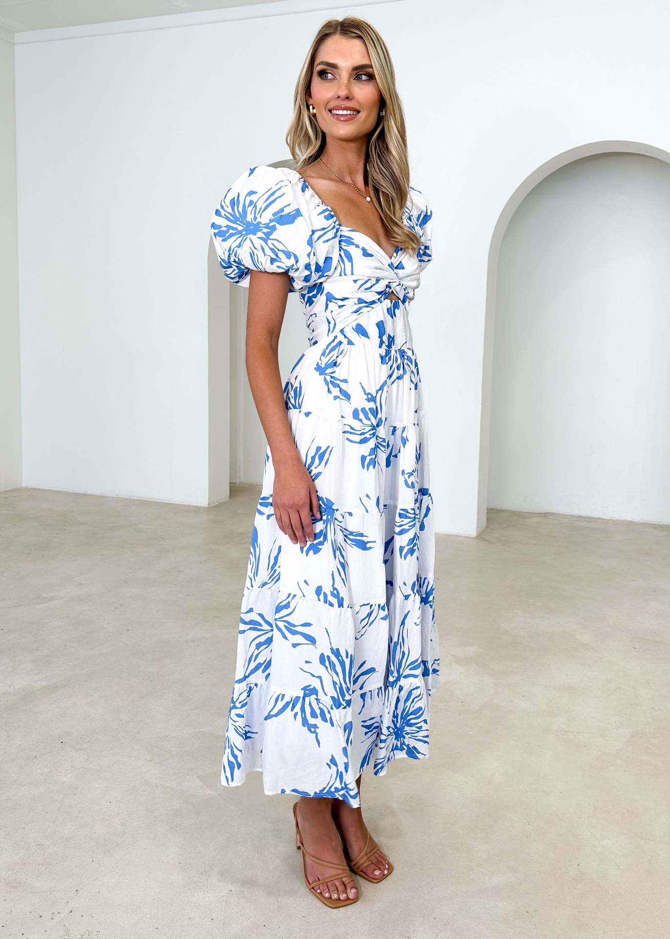 Isla | Maxi-jurk met taillecut-out en print