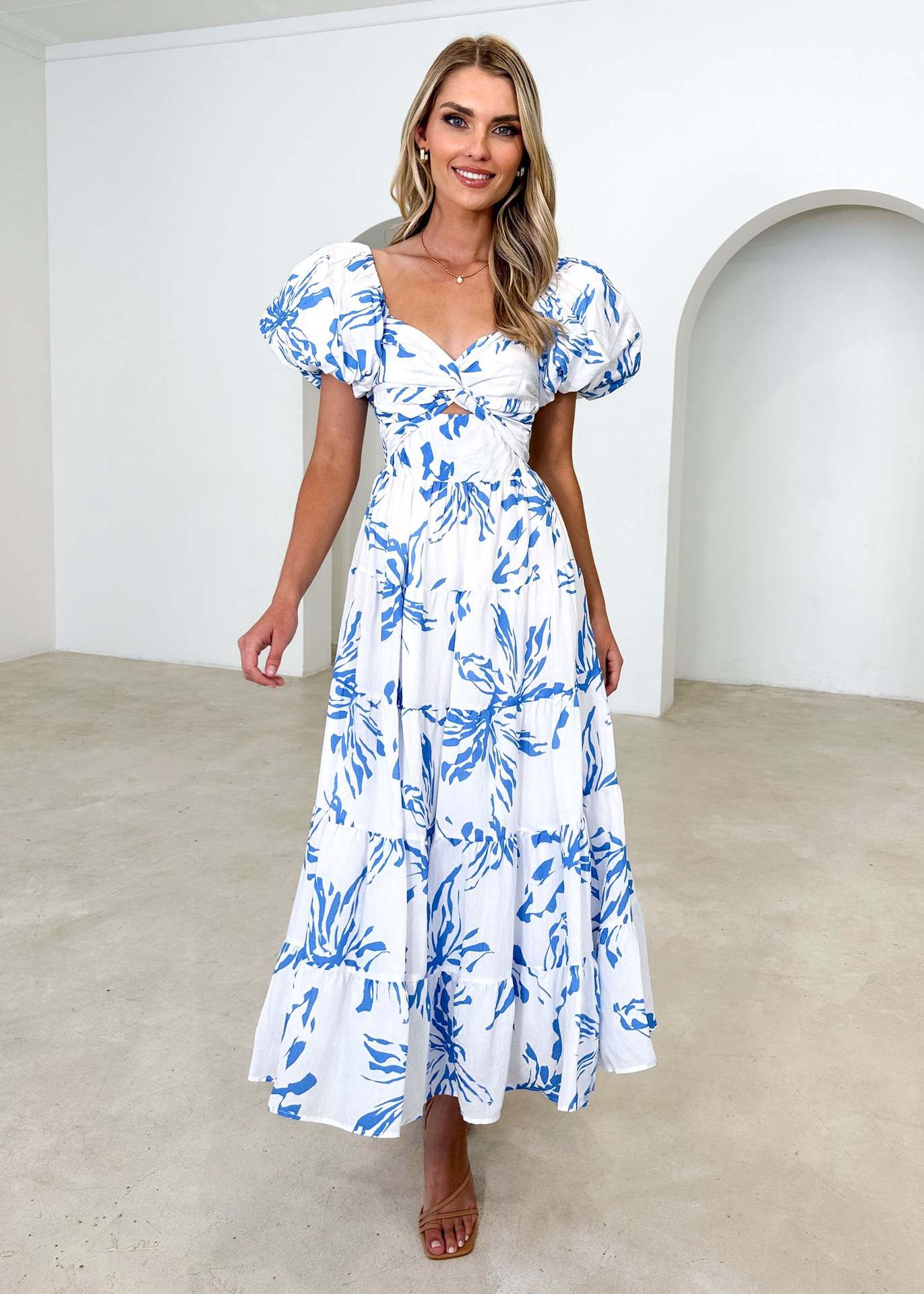 Isla | Maxi-jurk met taillecut-out en print