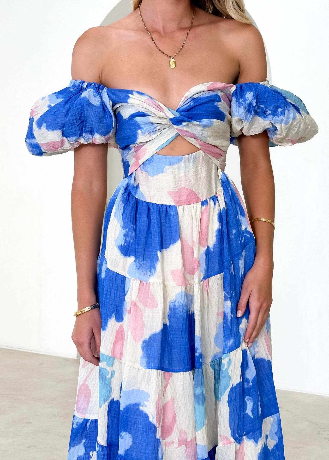 Isla | Maxi-jurk met taillecut-out en print