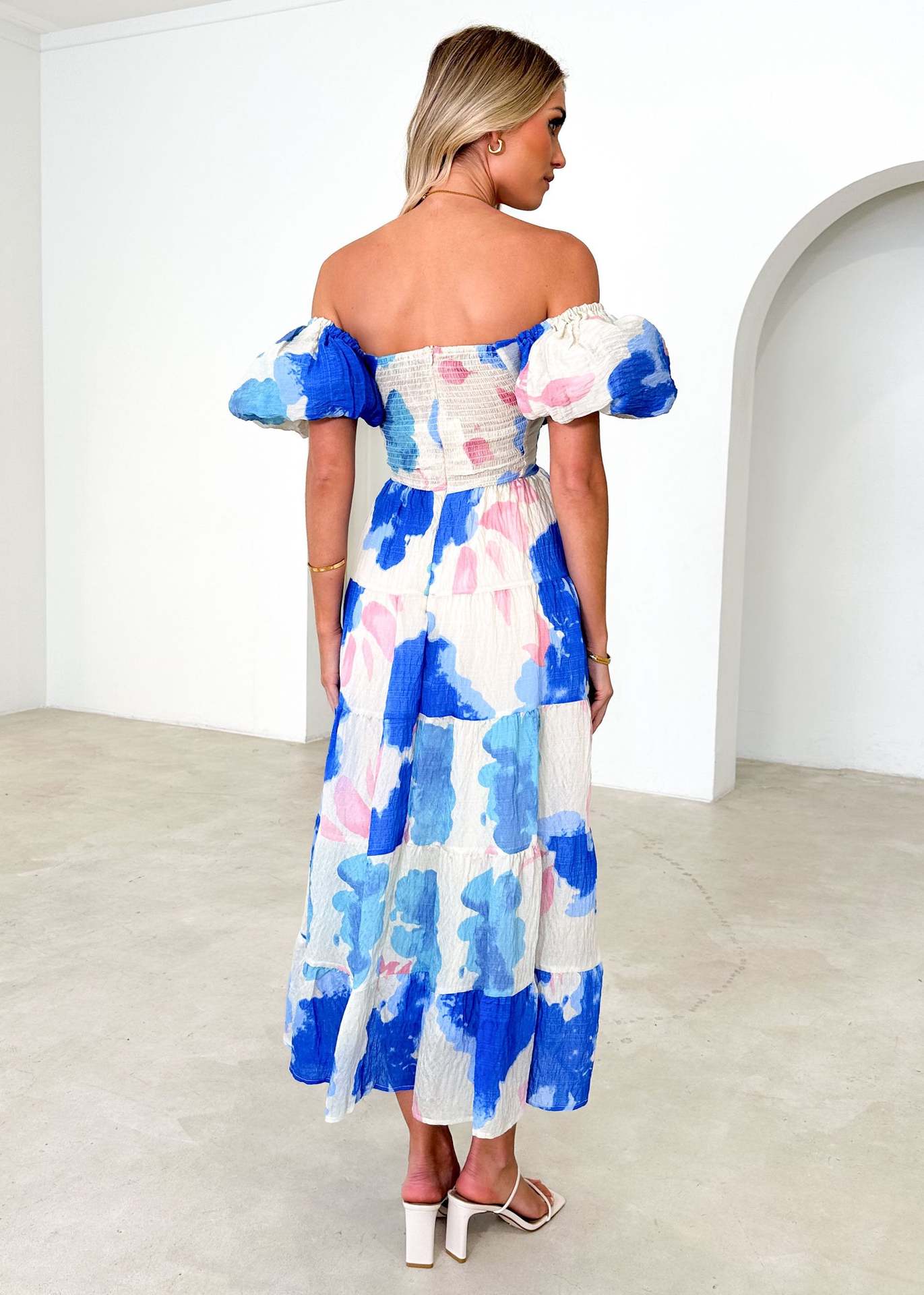 Isla | Maxi-jurk met taillecut-out en print