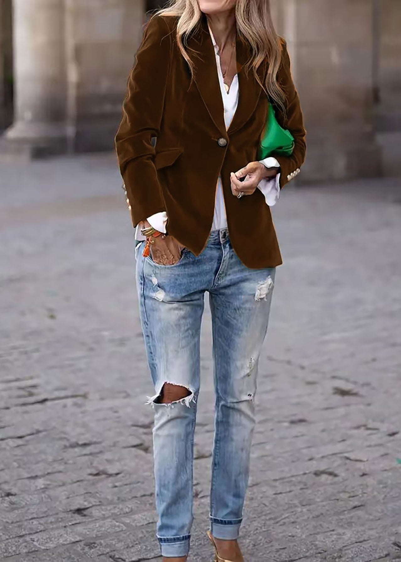 Cléa | Blazer en velours à boutons dorés