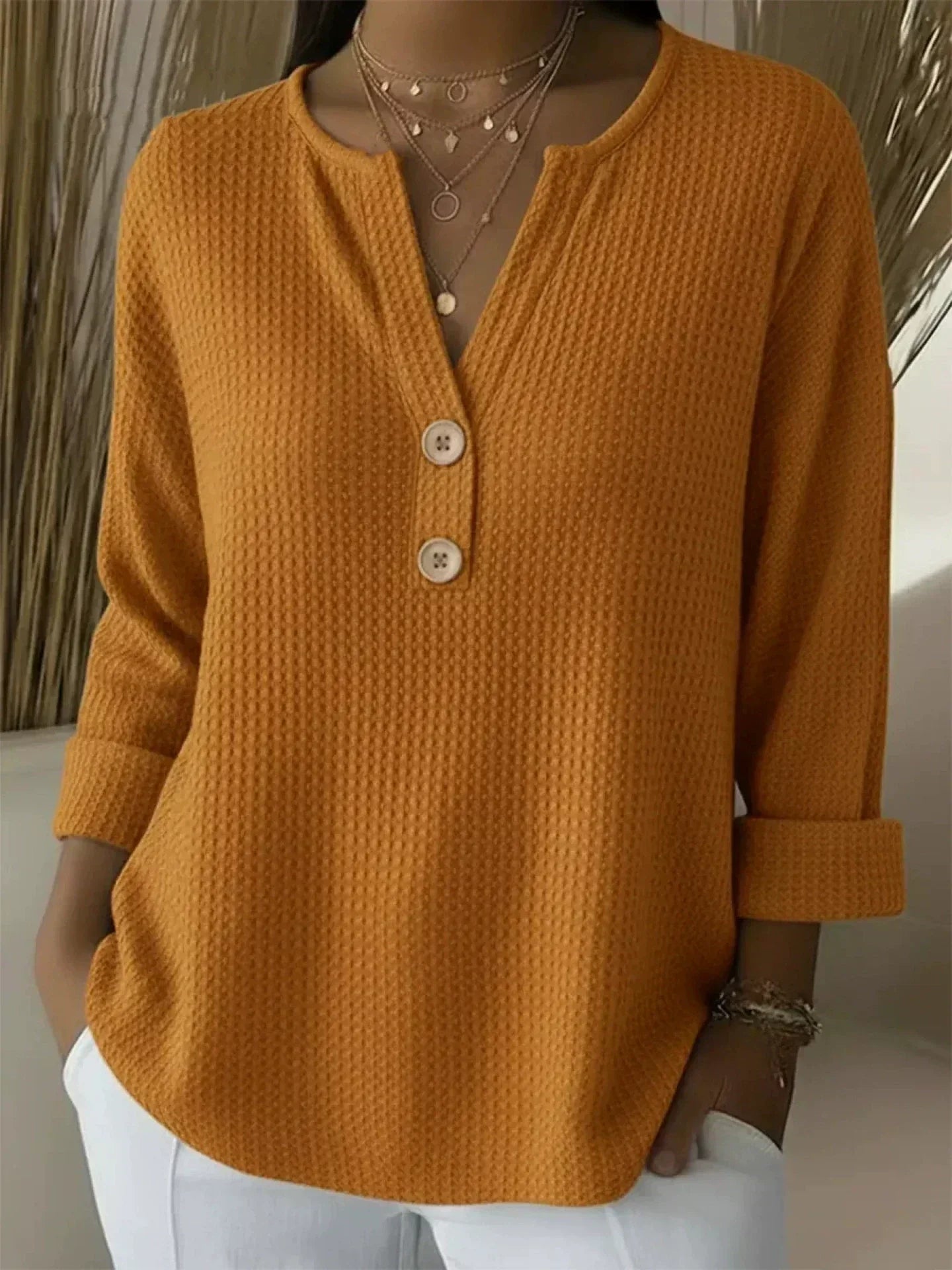 Lucía | T-shirt Henley à Texture Gofrée avec Boutons