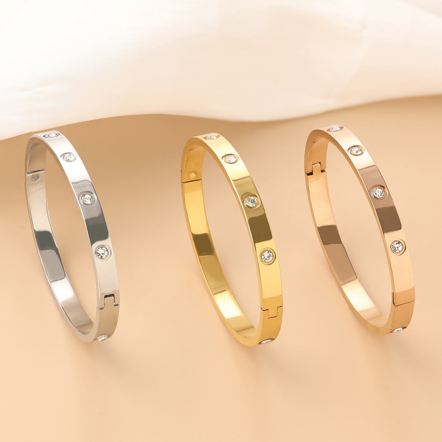 Minea | Love Bracelet