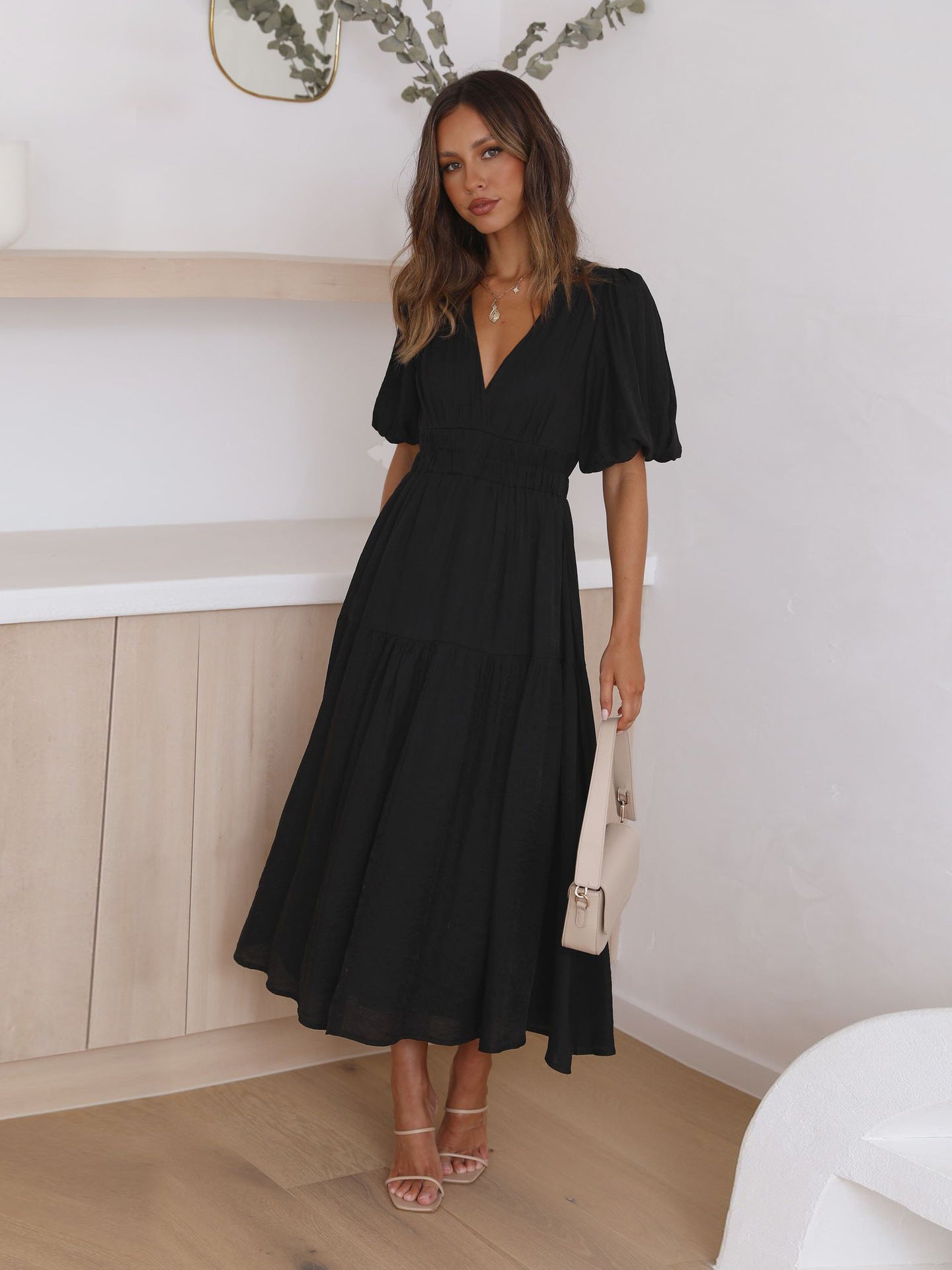 Emilia | Robe à col en V