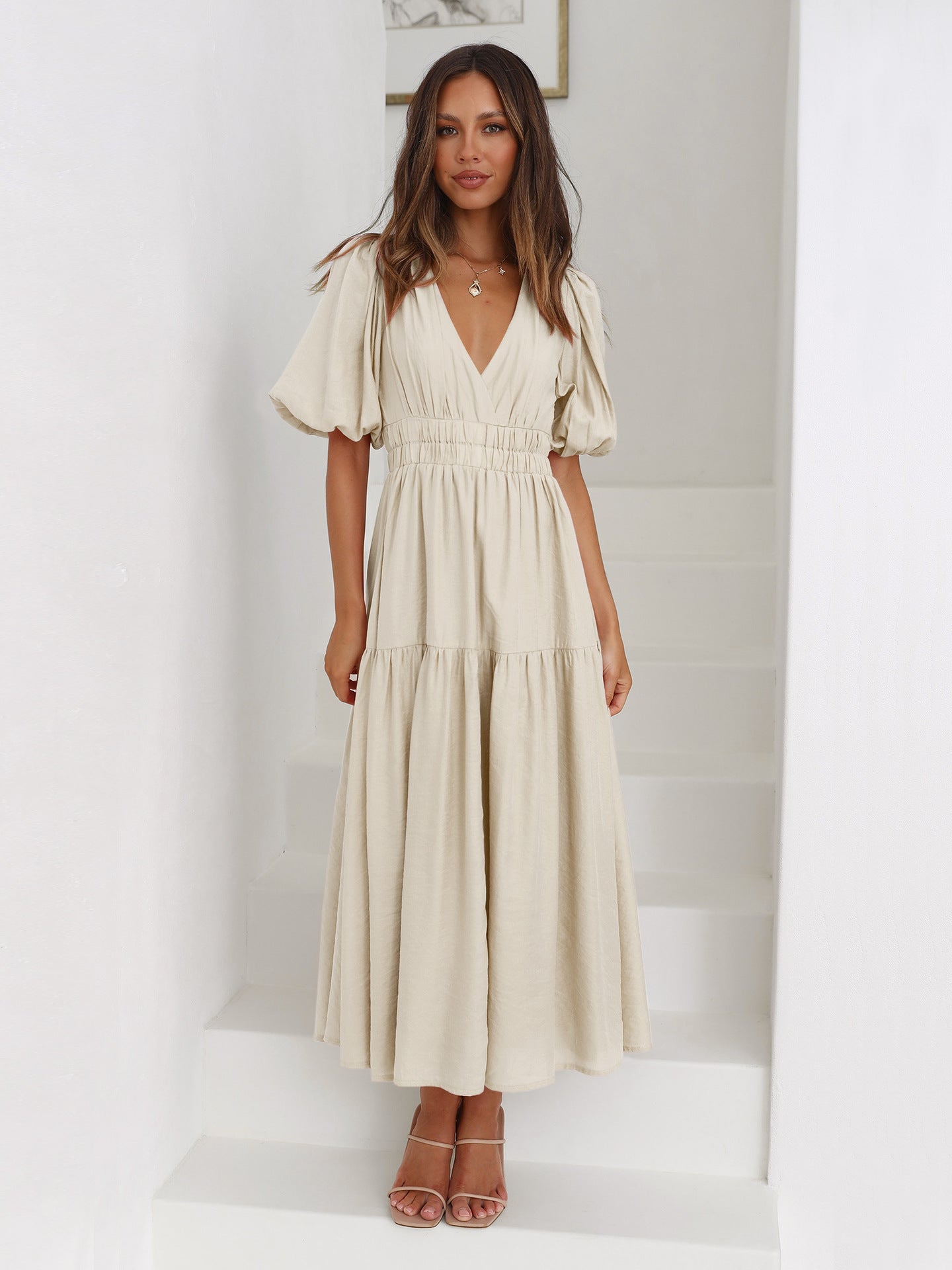 Emilia | Robe à col en V