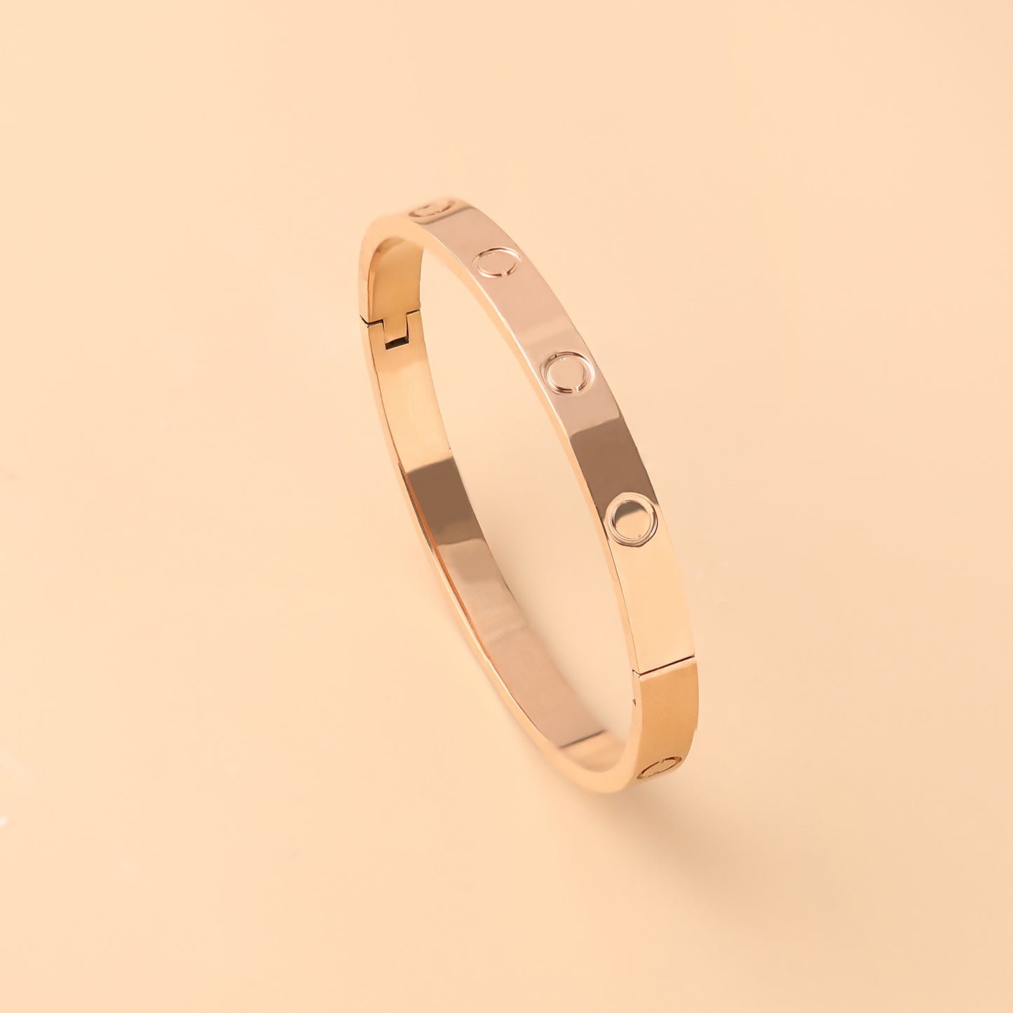 Minea | Love Bracelet