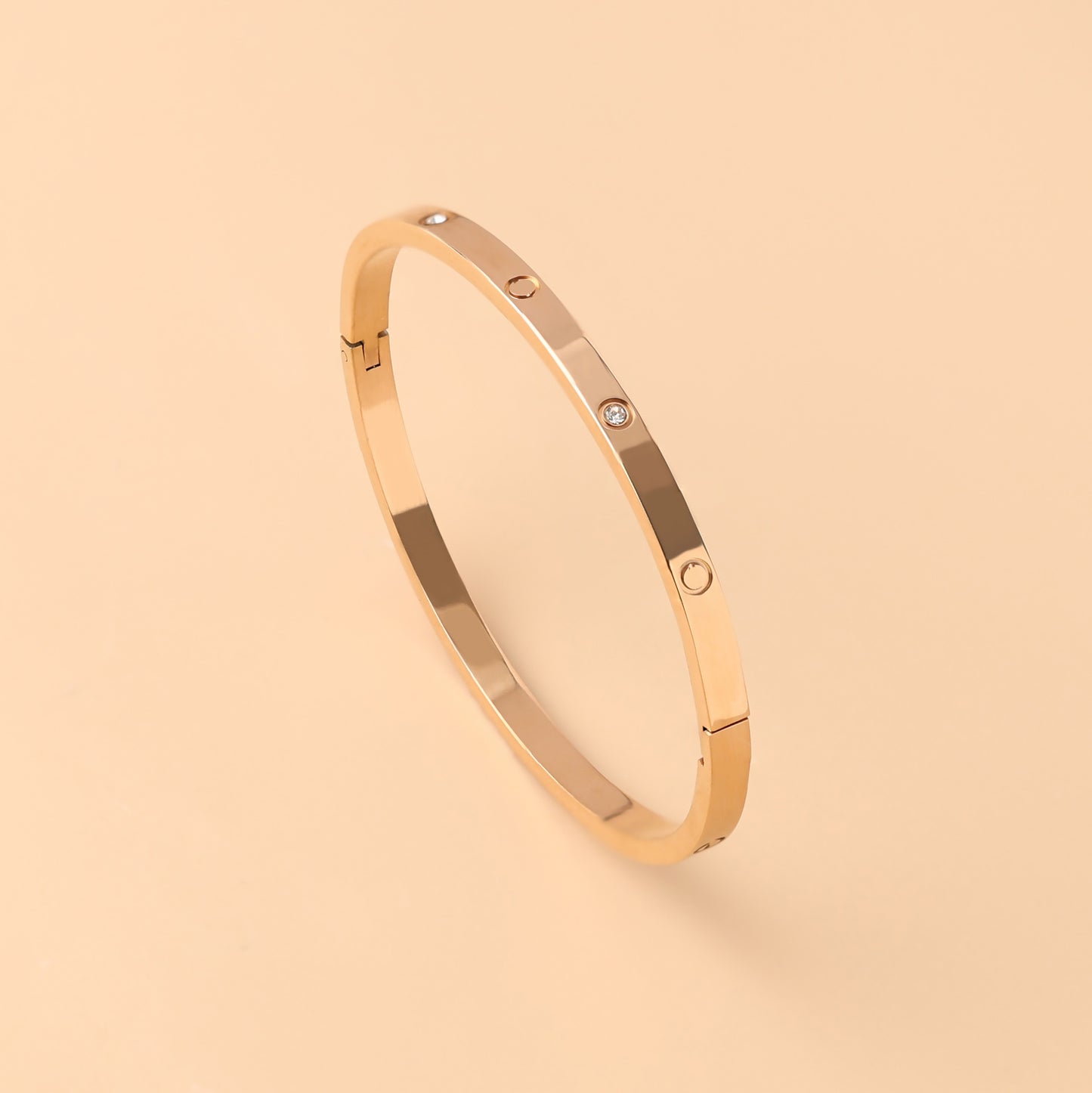 Minea | Love Bracelet