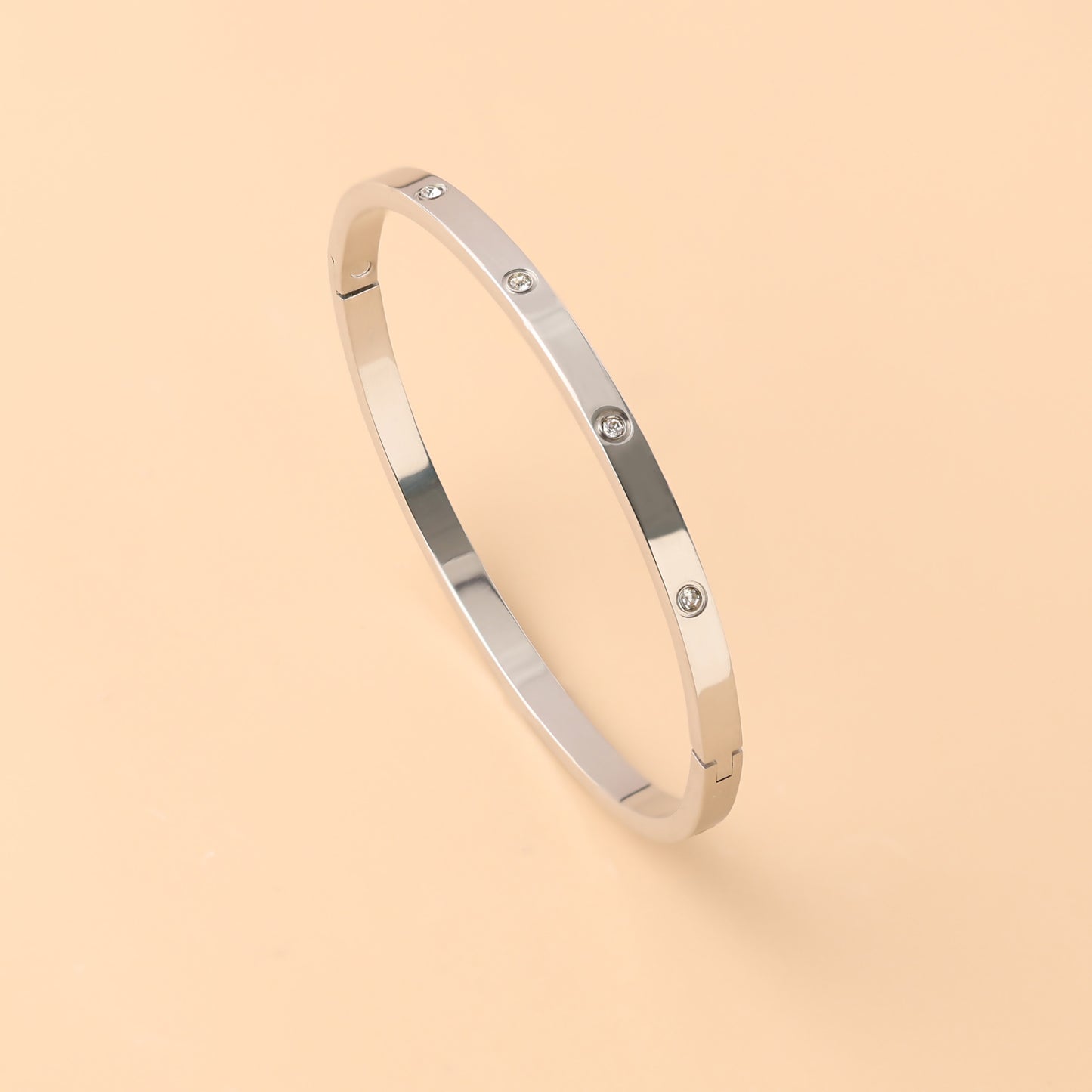 Minea | Love Bracelet