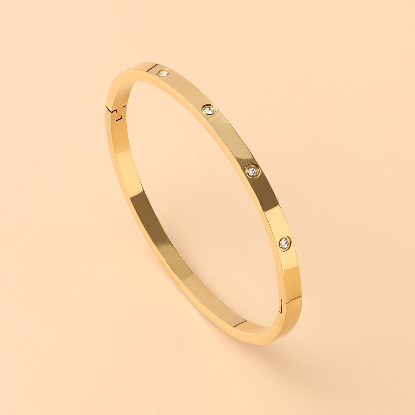 Minea | Love Bracelet
