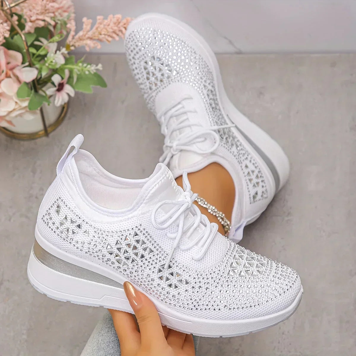 Assina | Sneakers met extra comfort en strassdetails