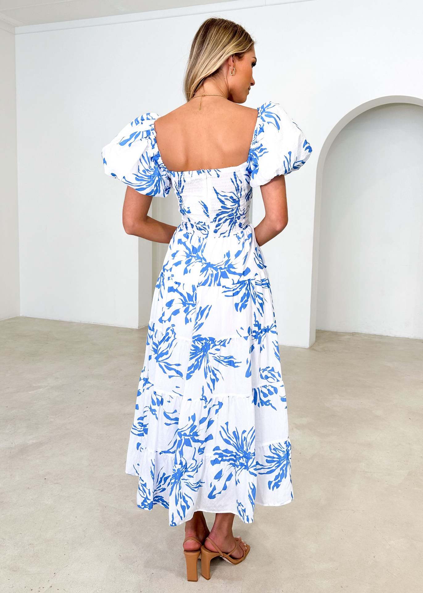 Isla | Maxi-jurk met taillecut-out en print