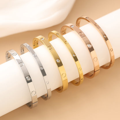 Minea | Love Bracelet