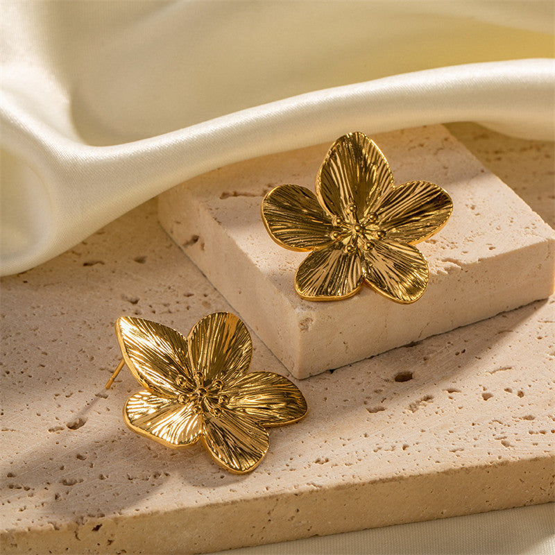 Lexi | Boucles d’oreilles fleuries dorées à l’or fin