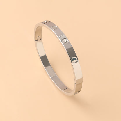 Minea | Love Bracelet
