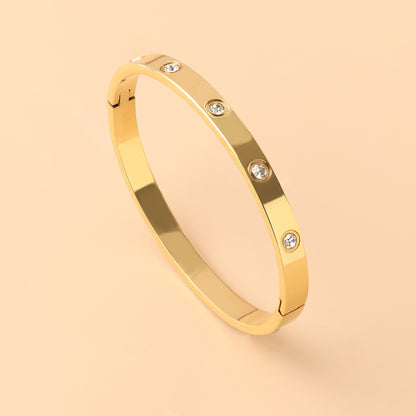 Minea | Love Bracelet