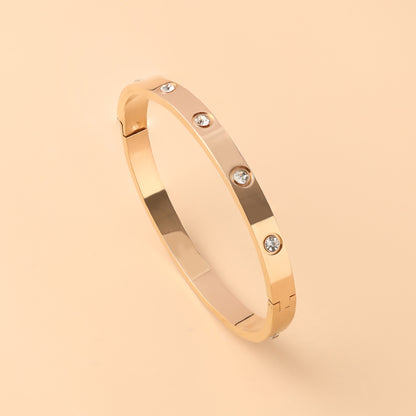 Minea | Love Bracelet