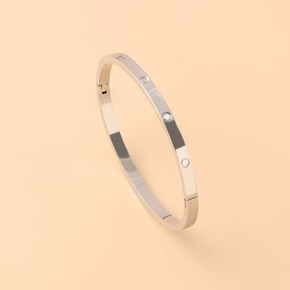 Minea | Love Bracelet